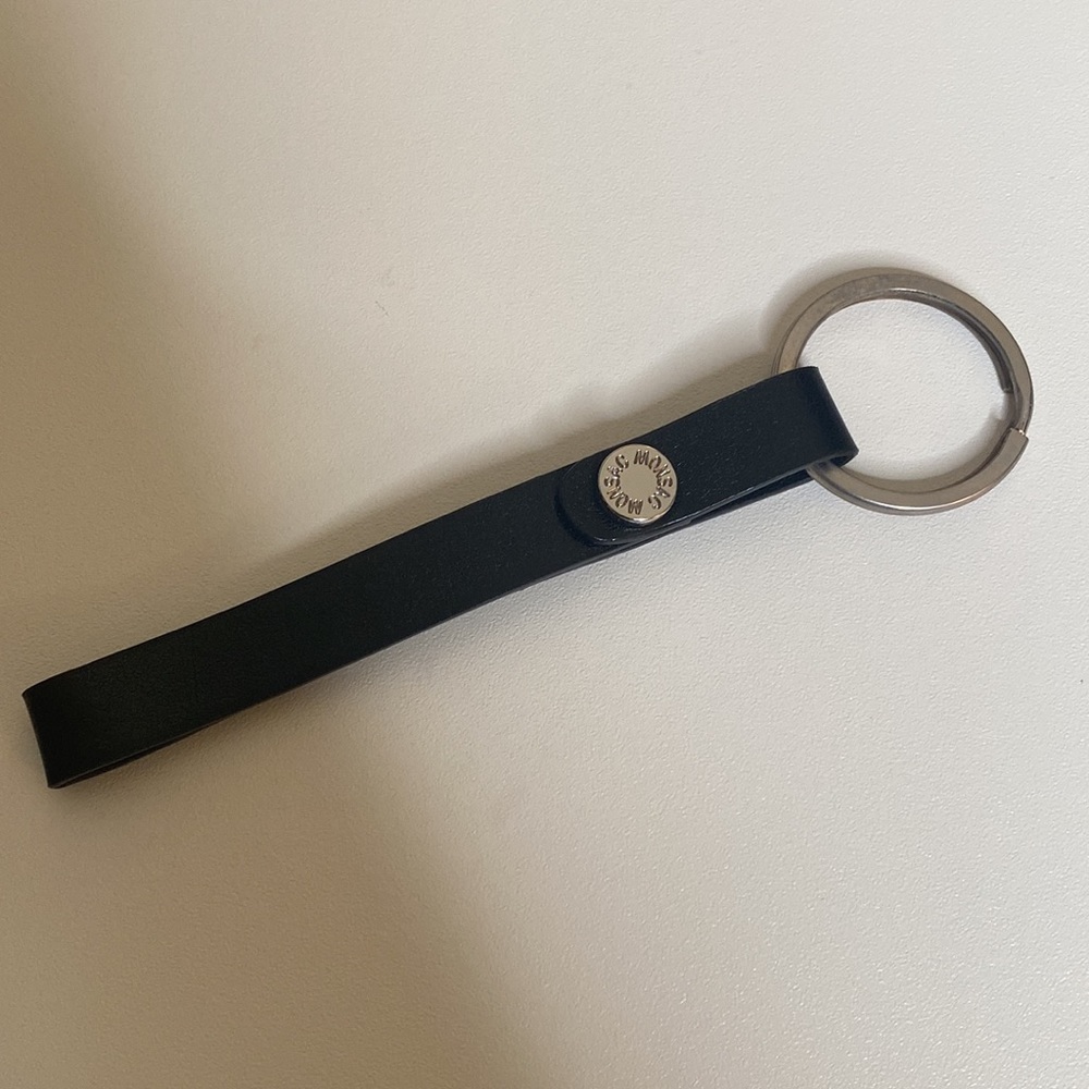 Monsac black leather key fob